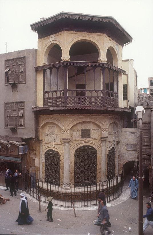 سبيل نفيسة البيضا وواجهة وكالتها