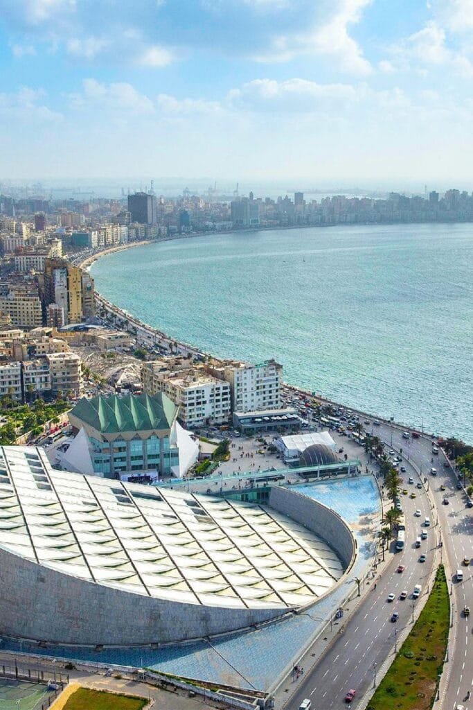 أجمل وأهم 10 أماكن سياحية في الإسكندرية: استكشاف لعروس البحر المتوسط 30 مكتبة الإسكندرية